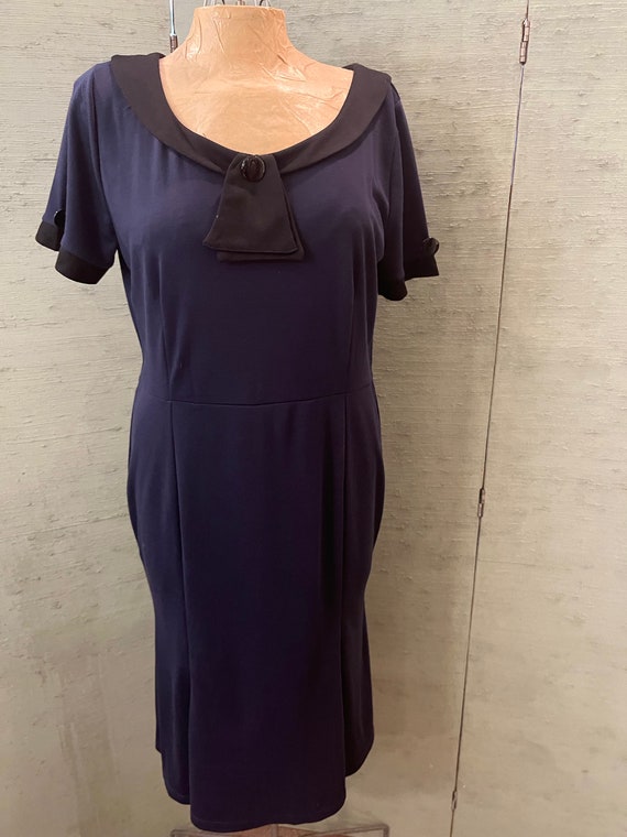 1950 style, navy jersey dress, black trim