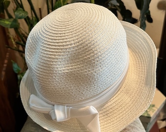 70’s woven cloche hat, white synthetic straw, high dome, 2” brim