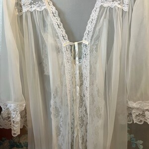 1970-vintage-lingerie-set-white-lace-and-nylon-full-length-wedding