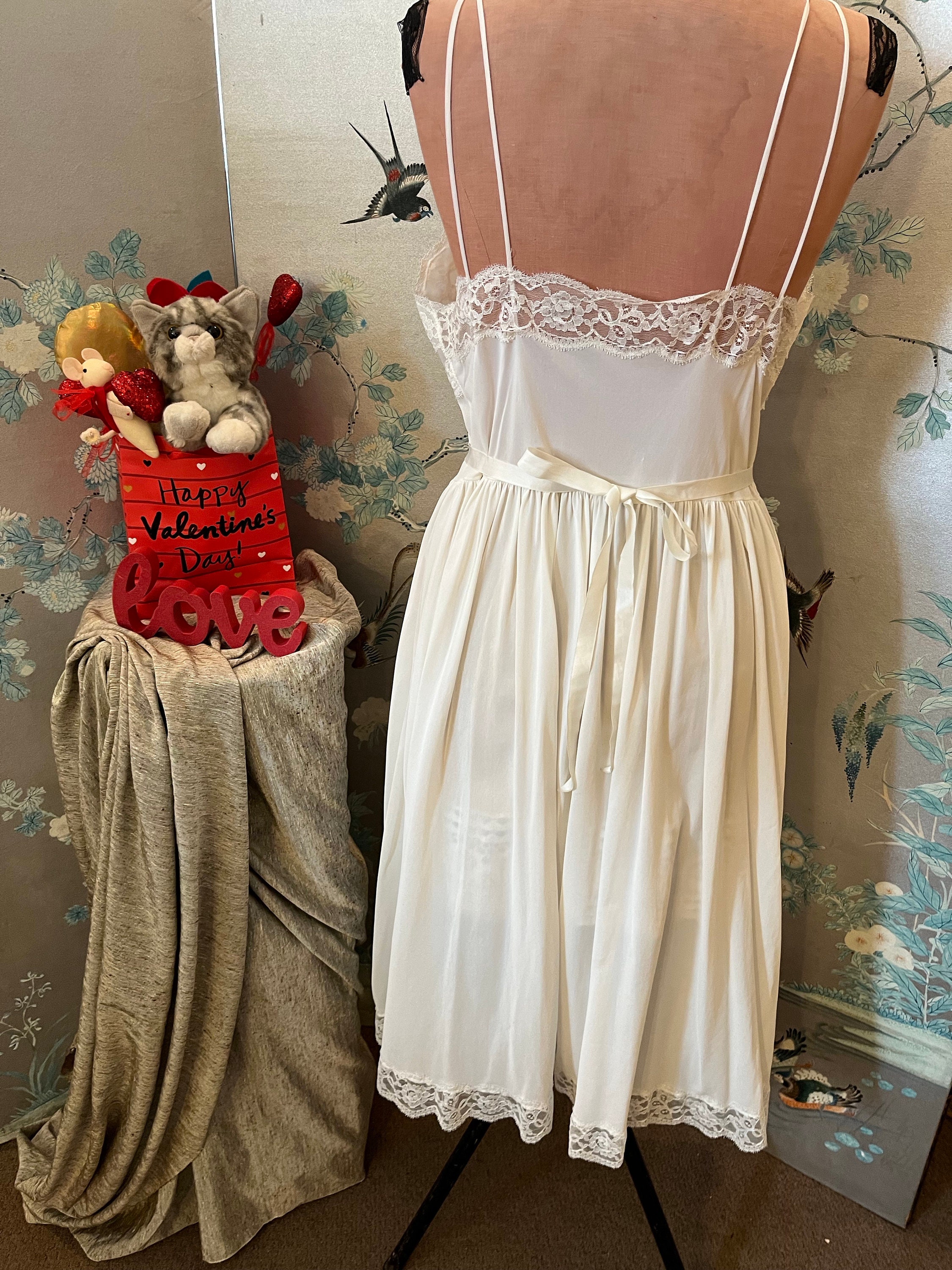 1960s White Nightgown and Peignoir Set main image 0