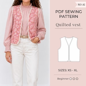 Peut inclure: Un patron de couture PDF pour un gilet matelassé avec un imprimé floral rose à fleurs blanches et un liseré crème. Le document présente un dessin technique du gilet, le texte "PDF SEWING PATTERN", "Quilted vest", "SIZES: XS - XL" et "Beginner".