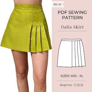 Puede incluir: Una minifalda verde lima con un sutil patrón de cuadrícula y un diseño plisado lateral. La imagen incluye el texto NO AI, PDF SEWING PATTERN, Dalia Skirt, SIZES: XXS - XL y Beginner con tres círculos, junto a un dibujo lineal de la falda.