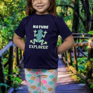 Forest school frog shirt, wildschool shirt, nature school shirt, kid&#39;s camping t-shirt, hiking shirt for kids.