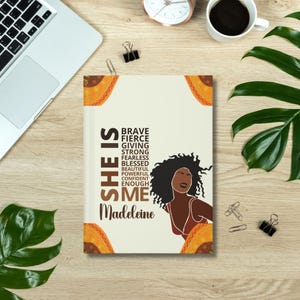 Carnet cartonné personnalisé femme noire, carnet d'affirmations elle est, journal personnalisé femme afro-américaine, carnet fille noire