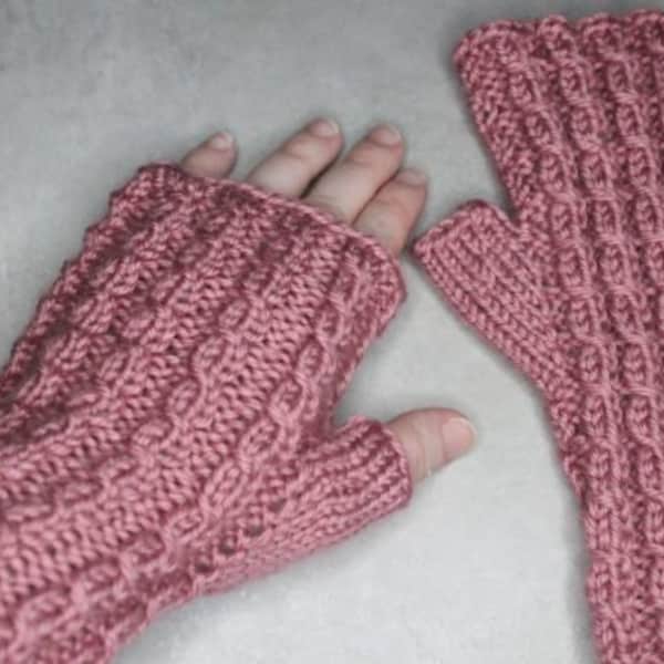 Sweetheart Fingerless Mitts Knitting Pattern