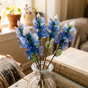 Fleurs de Bluebonnet en verre soufflé à la main, bouquet emblématique du Texas, attrape-soleil (H : 19,5 cm)