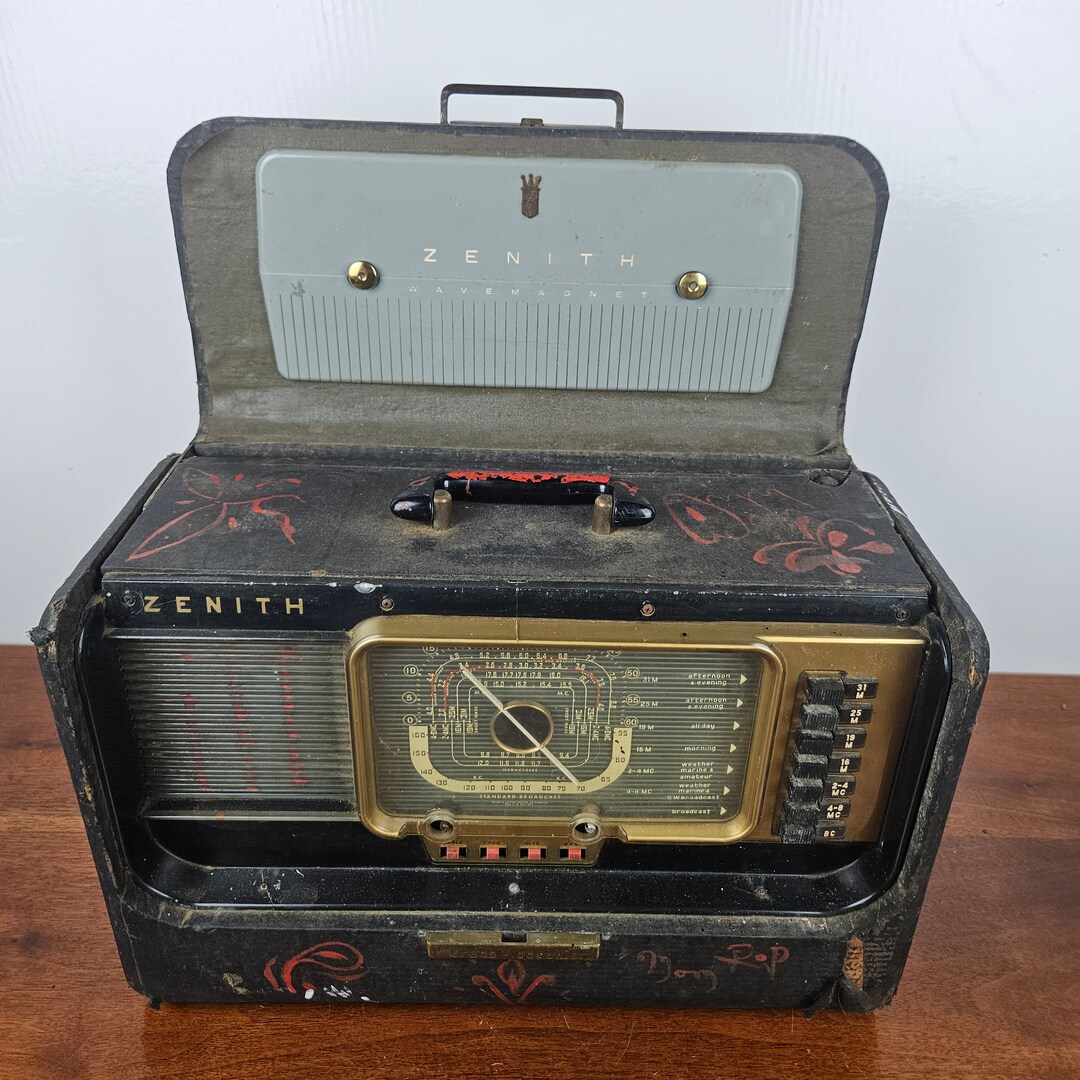Antique 1950's 60's Zenith Transoceanic Portable Radio Read