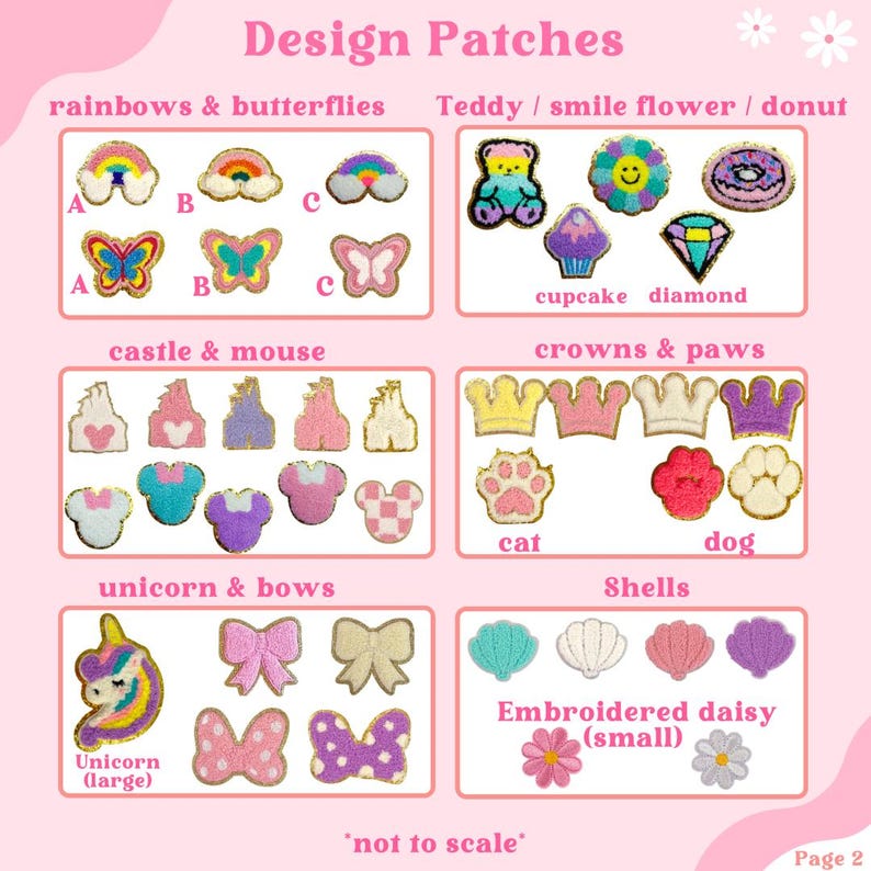 Op de afbeelding: Een verzameling geborduurde design patches met diverse motieven: regenbogen, vlinders, teddyberen, kronen en strikken. Gepresenteerd op een roze achtergrond met de tekst "Design Patches". Niet op ware grootte.