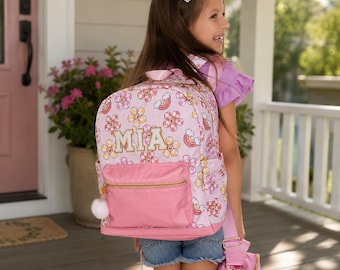 Personalisierter Blumenrucksack für Mädchen | Individuell gestalteter rosa Schulrucksack mit aufgenähtem Namen | Niedlicher Kinderrucksack für Grundschulkinder im Alter von 5–8 Jahren