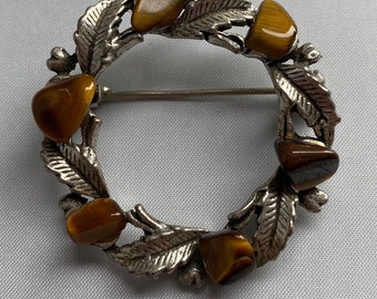 Unsigned Vintage Silver Tone Leaf Design Brooch