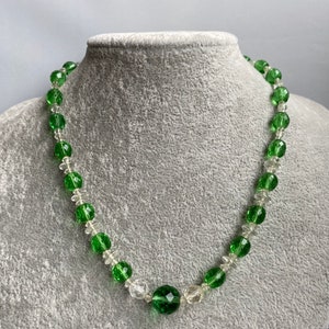Unsigned Vintage Green Faceted Crystal Beaded Necklace