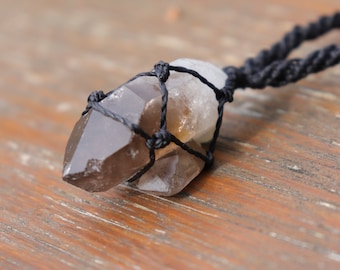 Quartz and macrame pendant, natural jewelry, handmade calcite necklace, gemstone pendant, crystal energy necklace, healing jewelry