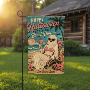 Bandiera da giardino di Halloween con fantasma in bikini di Summerween, divertente decorazione costiera per esterni, portico e cortile, striscione autunnale per prato, idea regalo