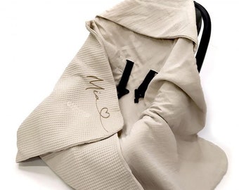 Babyschale con nome | Babydeck XL 90x90 cm | Estate | 3 e 5-Punkt-Gurtsystem | Touchscreen 2in1 | Einschlagdecke | Cybex | Maxi Cosi