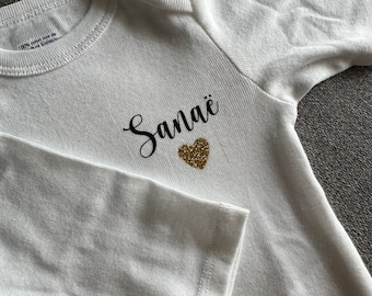 Personalized baby bodysuit first name