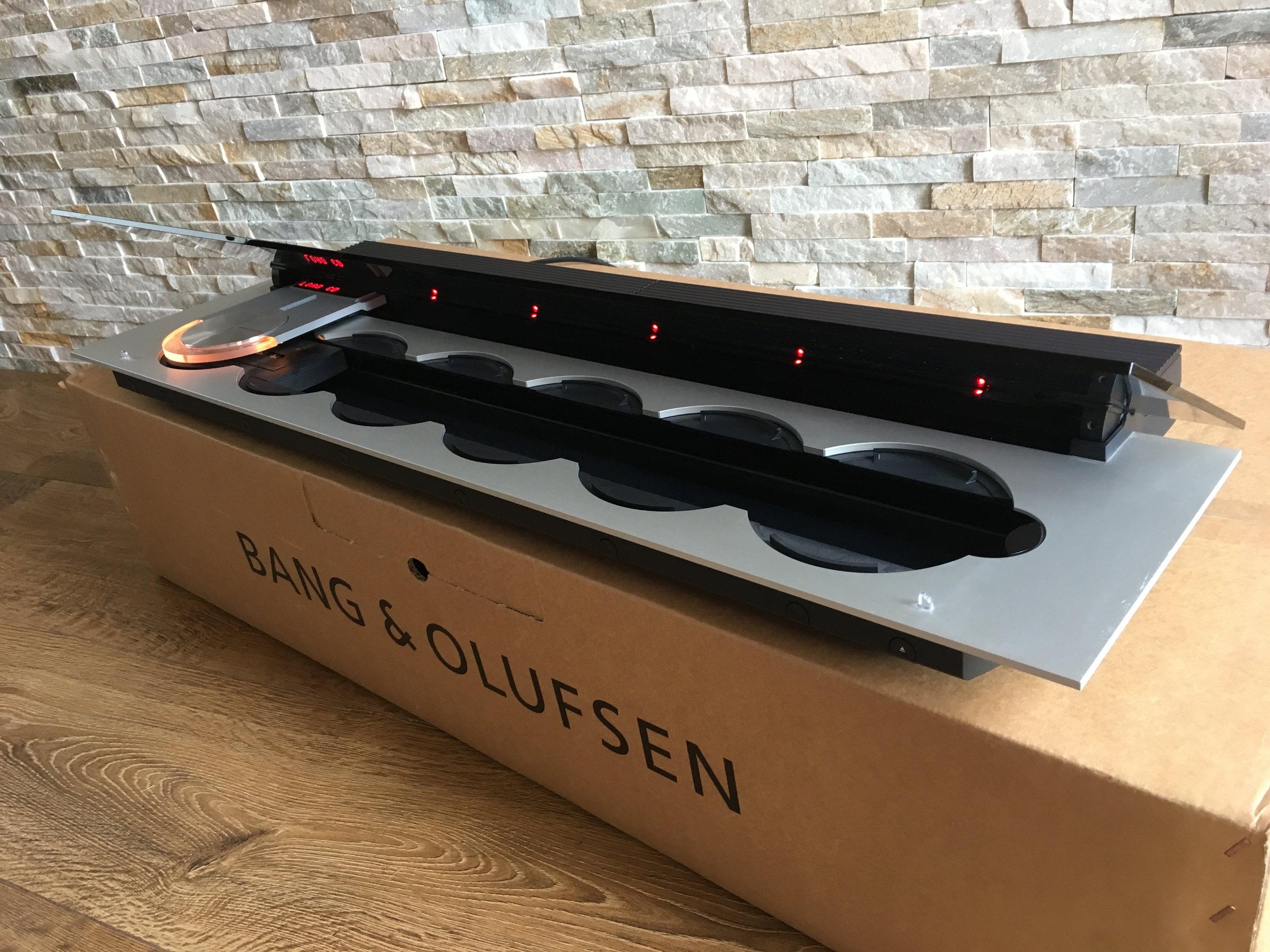Bang & Olufsen Beosound 9000 Mk3 – Wifi Streaming – Wall Bracket