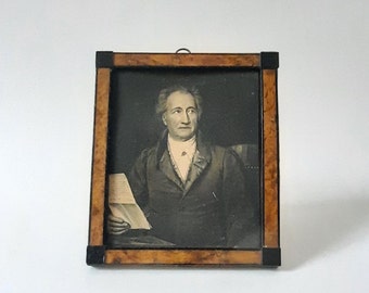 Kleines Goethe-Bildnis, um 1900, s/w-Lithographie mit Holzrahmen im Biedermeierstil, 10 x 12 cm; Goethe-Portrait, Vintage-Rahmen