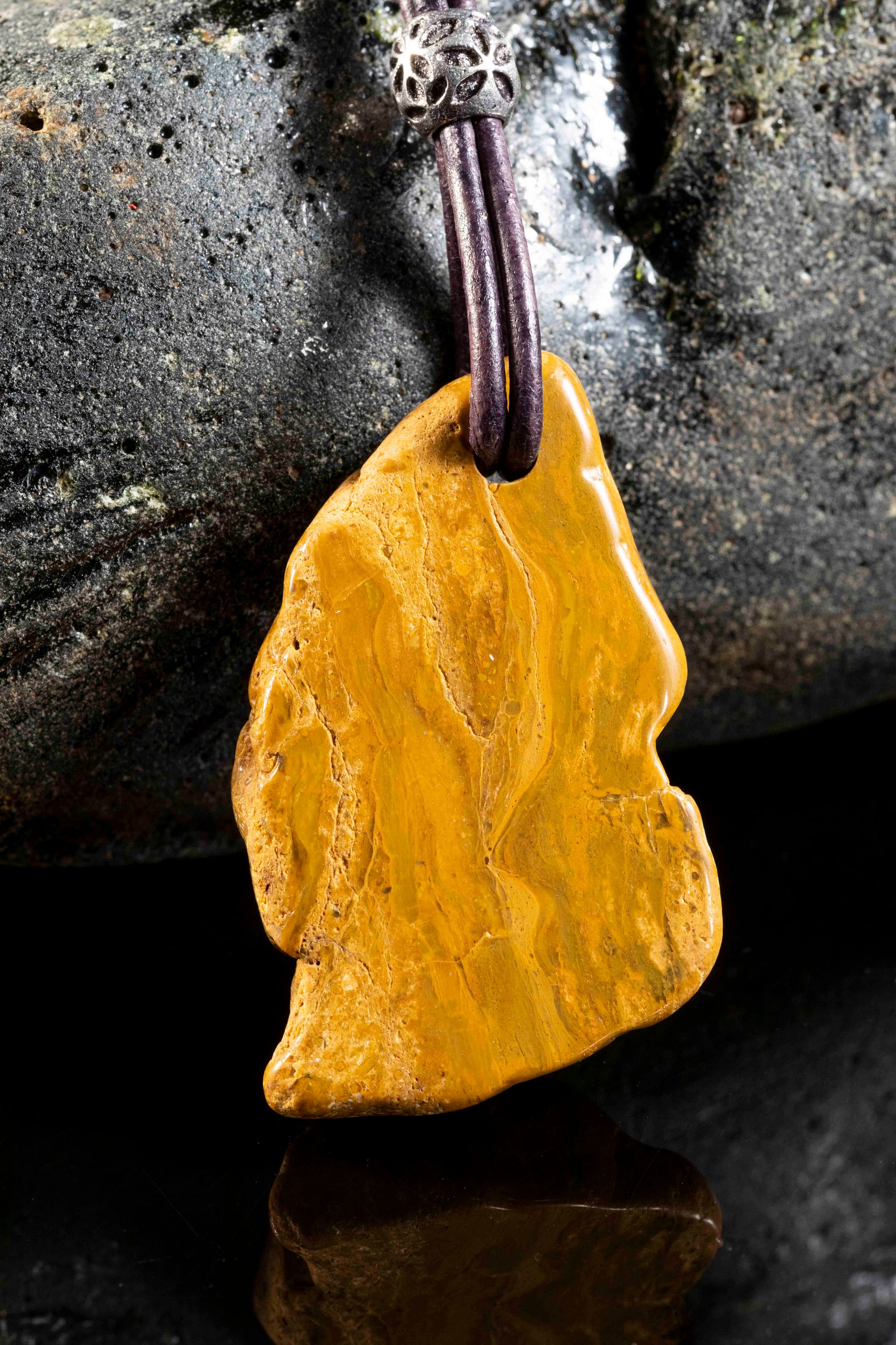UND DEFORMED STONE NECKLACE