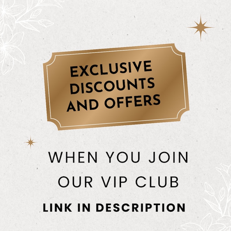 Op de afbeelding: Een gouden bord met de tekst "EXCLUSIVE DISCOUNTS AND OFFERS" en de tekst "WHEN YOU JOIN OUR VIP CLUB LINK IN DESCRIPTION" eronder.