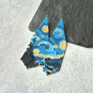 Van Gogh-sterrennacht kralenoorbellen op kunst geïnspireerde hemelse nacht franje statement boho-sieraden