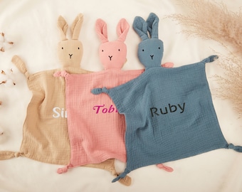 Couette de lapin en coton biologique, serviette réconfortante pour bébé, cadeau unique pour nouveau-né, serviette de douche personnalisée, couvertures personnalisées pour bébé lapin