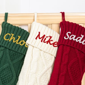 Chaussettes de Noël brodées Chaussettes de Noël personnalisées Chaussettes de Noël en tricot à monogramme Cadeaux de Noël image 5