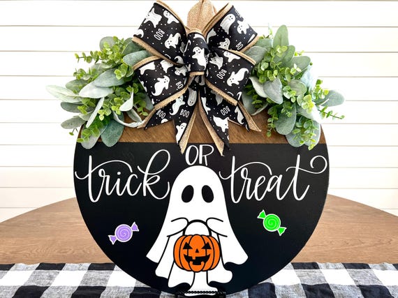 Halloween Door Hanger | Halloween Wreath | Trick Or Treat Sign | Halloween Sign | Halloween Decor | Ghost Door Hanger | Halloween Door Decor