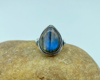 Natürlicher Labradorit Ring, Verlobungsring, 925 Sterling Silber Ring, Handgemachter Ring, Minimalistischer Ring, Blauer Labradorit Schmuck, Geschenk für Sie
