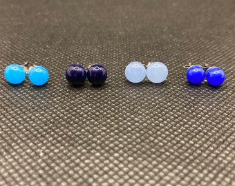 Puces d’oreilles en verre Murano bleues de petites tailles