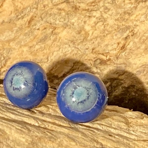Pendientes pequeños de cristal de Murano azul bleu riche et cercle