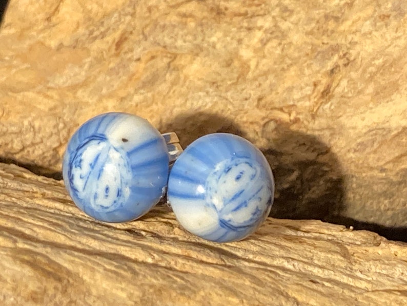 Pendientes pequeños de cristal de Murano azul bleu lin et rayures
