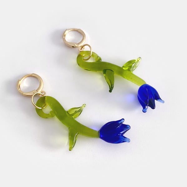 Blå Lampwork-glasörhängen med ros - 18k äkta guldplätering