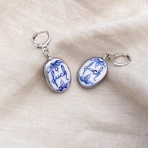 Delft blue cold porcelain ornament earrings „fuck“ -18k gold-plated image 6