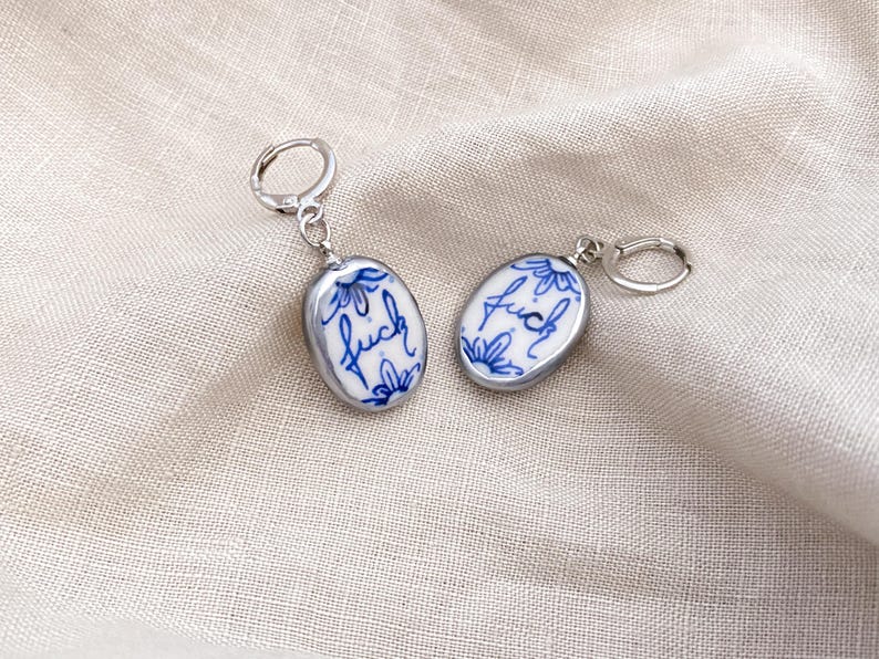 Delft blue cold porcelain ornament earrings „fuck“ -18k gold-plated image 6