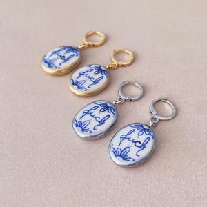 Delft blue cold porcelain ornament earrings „fuck“ -18k gold-plated 1 Gold / 1 Silver