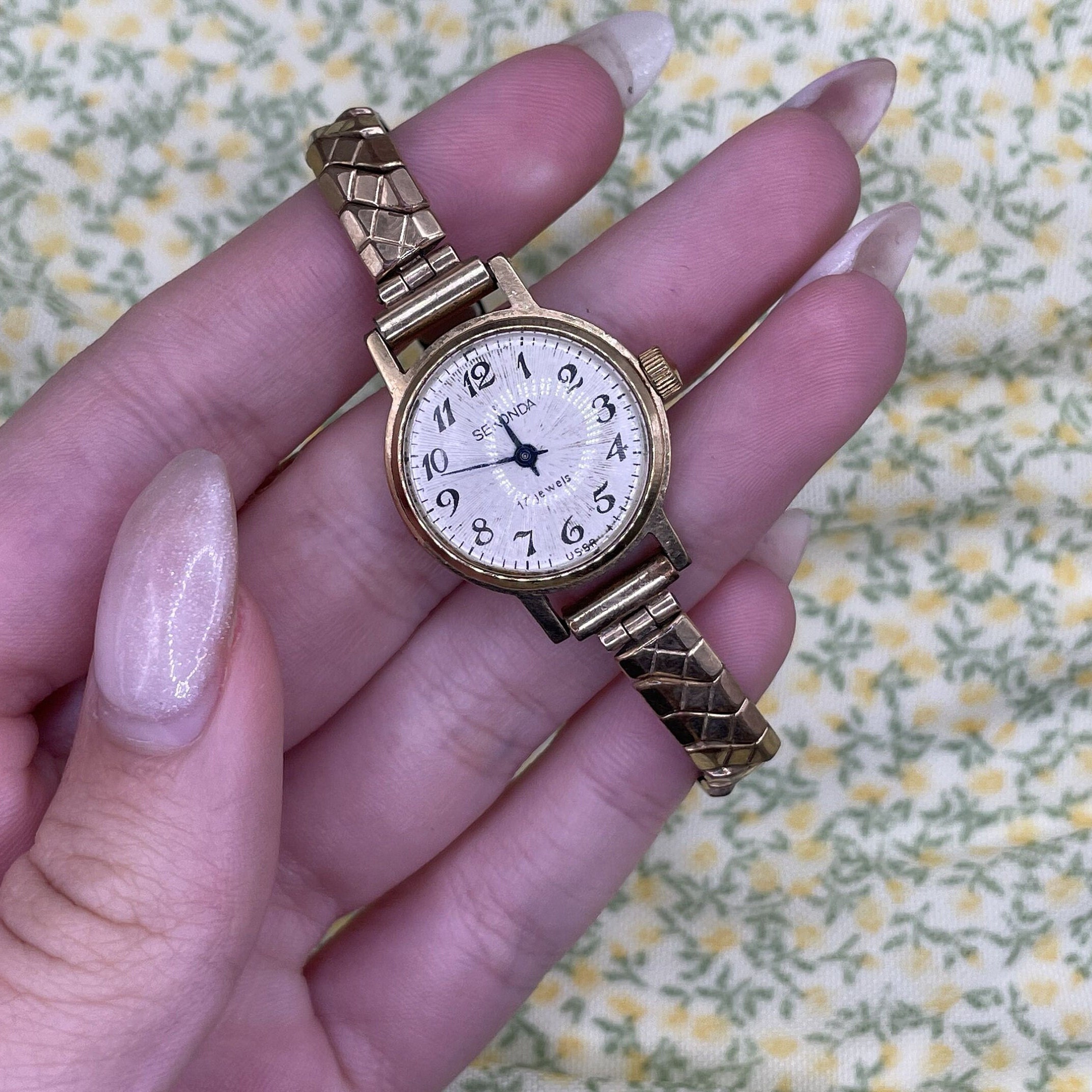 Sekonda girls watch sale