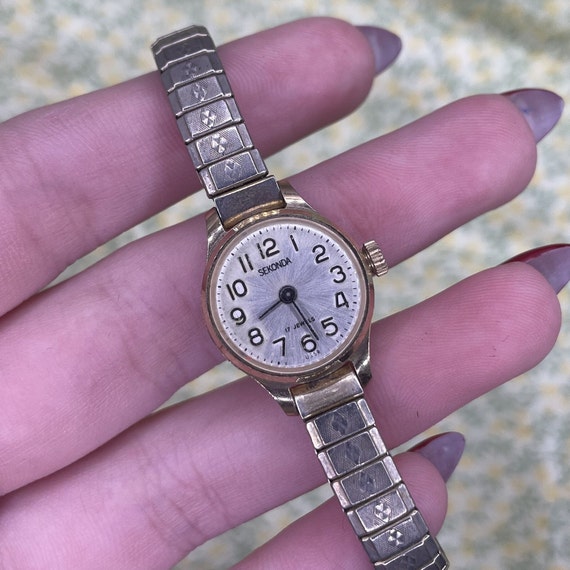 Sekonda wind up watch sale