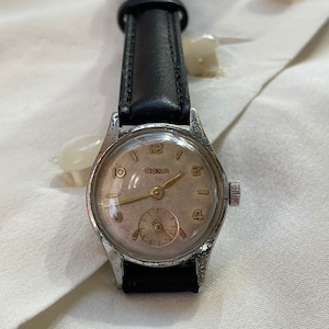 Elegante orologio da polso da donna vintage svizzero degli anni '60 Doxa, cassa color argento, piccolo orologio meccanico da donna vintage svizzero, regalo per orologio da polso da donna