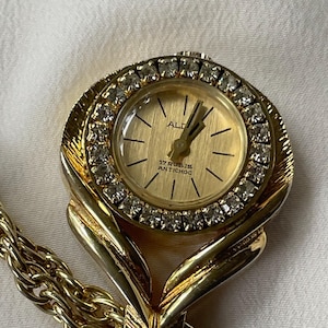 1960 Vintage Swiss women’s Pendant watch Aldo golden color case, Chic Swiss 17 jewels golden color necklace watch, Retro watch ladies gift