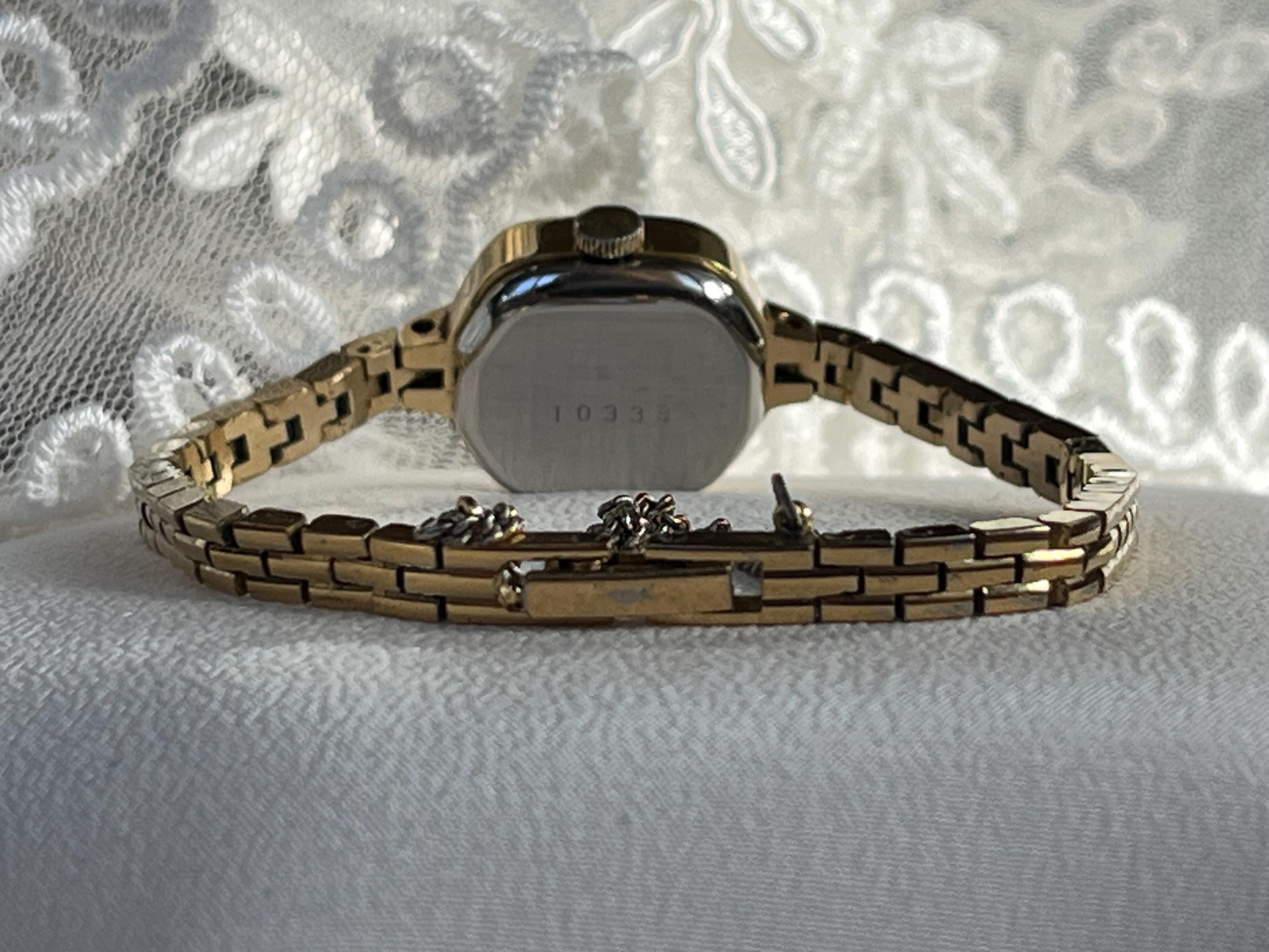 Bulova Ladies Gold Tone Quartz Watch‎ Elegant Dress Style 1981 Watch BULOVA QUARTZ TONE Bulova women main image 3
