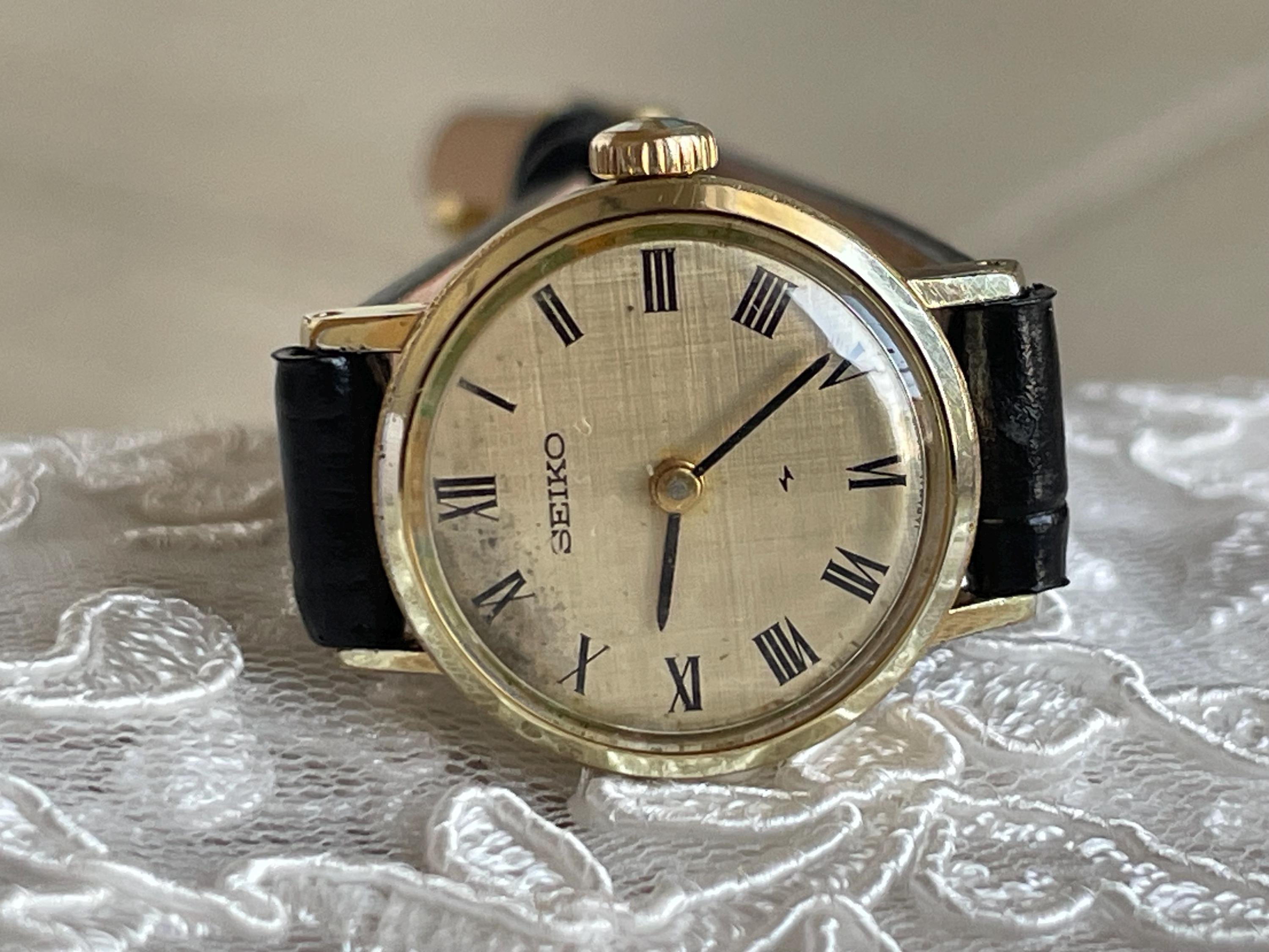 Vintage Dainty Seiko Watch. Made in Japan. Seiko Dainty Gold Vintage Watch Seiko Ladies | Grailed main image 3