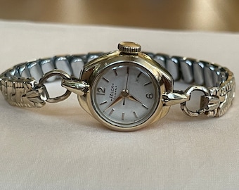 Elegant 1950 Vintage Swiss gold plated ladies dress Wristwatch Felca, Vintage women tiny bracelet cocktail watch, Retro watch ladies gift