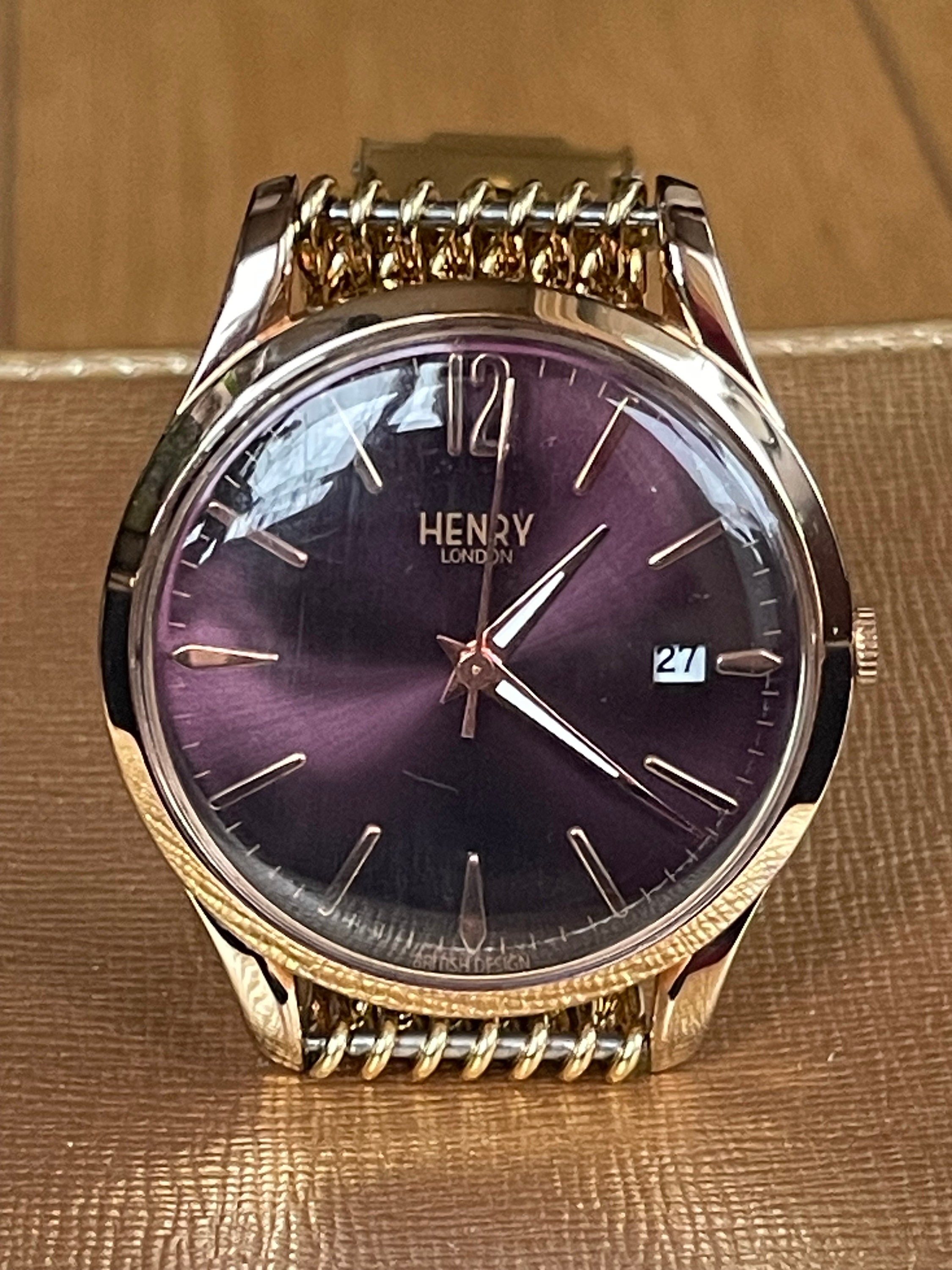 Elegant 2000 Vintage Large Quartz Ladies Wristwatch Henry