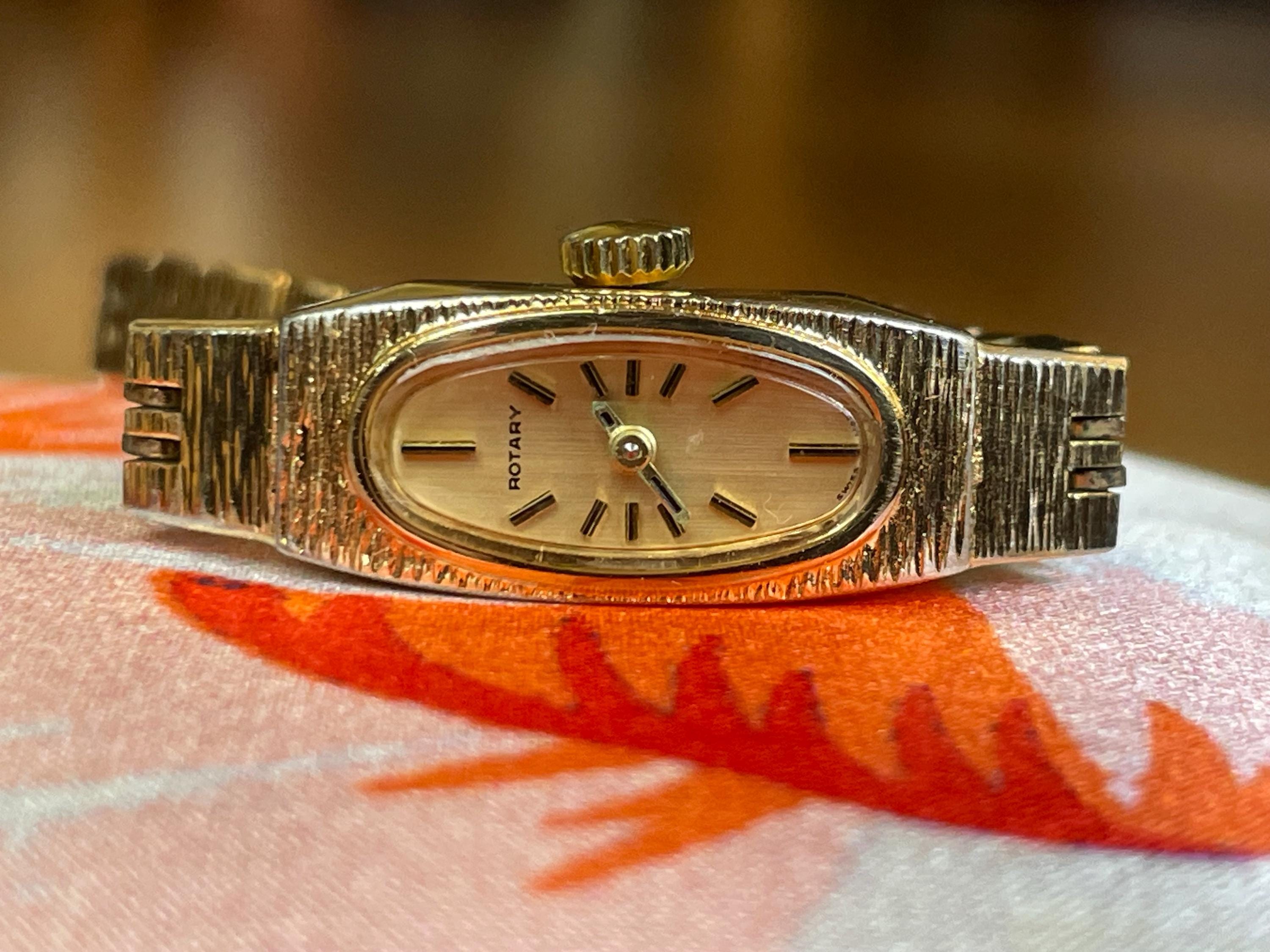Elegant 1960's Vintage Swiss Small Ladies Dress Watch Rotary Golden Color Case, Swiss Vintage Ladies Bracelet Watch, Retro Watch Ladies Gift Elegant 1960's Vintage Swiss Small Ladies Dress Watch Rotary Golden Color Case, Swiss Vintage Ladies Bracelet Watch, Retro Watch Ladies Gift
