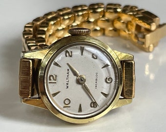 Vintage LA MARQUE Watch Silver Tone Classic Women display picture 1