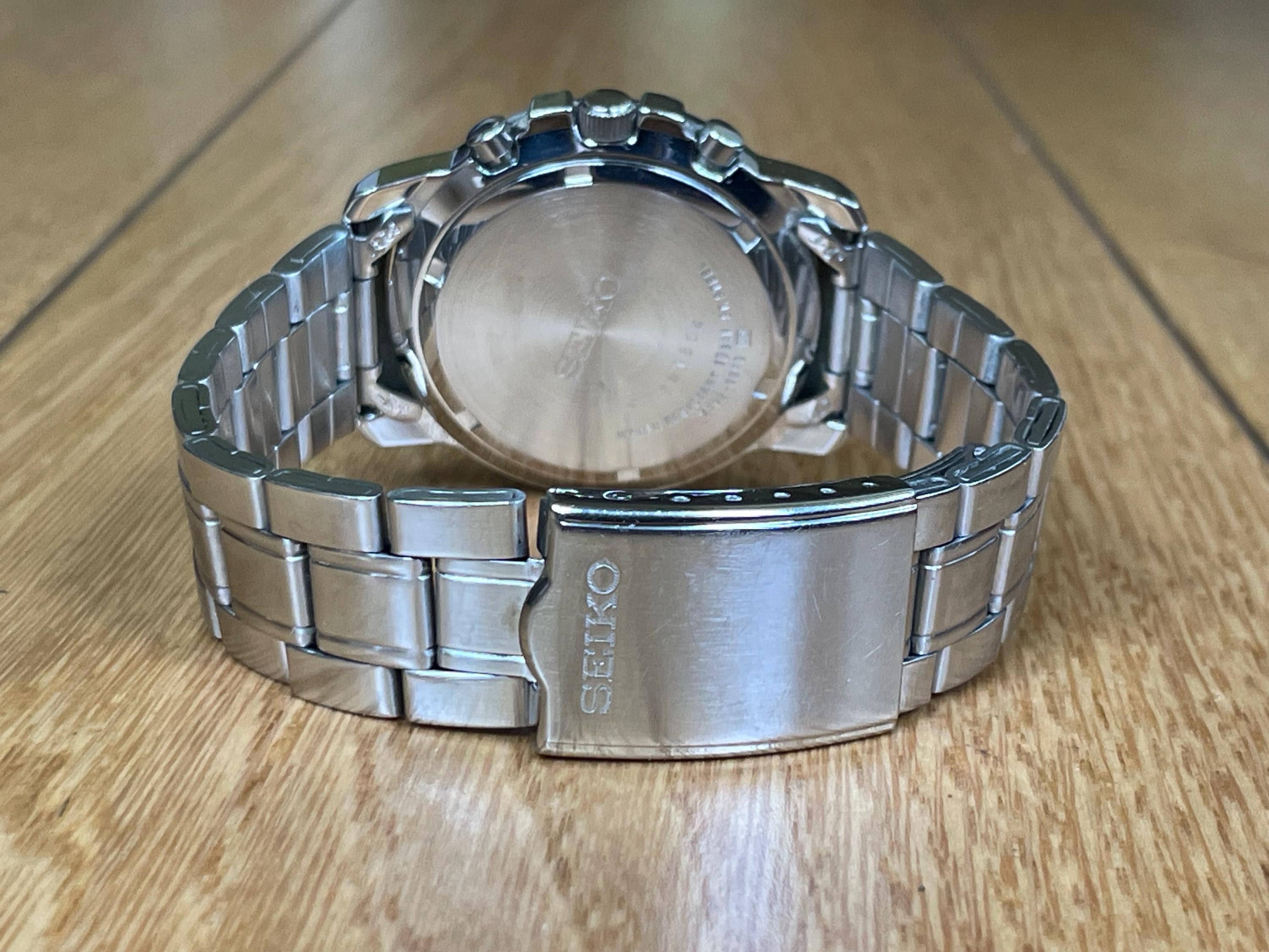 Vintage Classic Japan Quartz Men's Wristwatch Seiko Chronograph