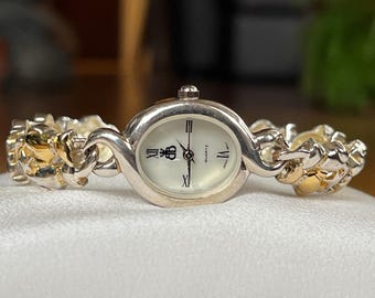 Elegante reloj de vestir para mujer Brooks & Bentley, de cuarzo inglés pequeño vintage de los años 90, con diseño de gato en plata de ley 925 y pulsera de plata vermeil 925.