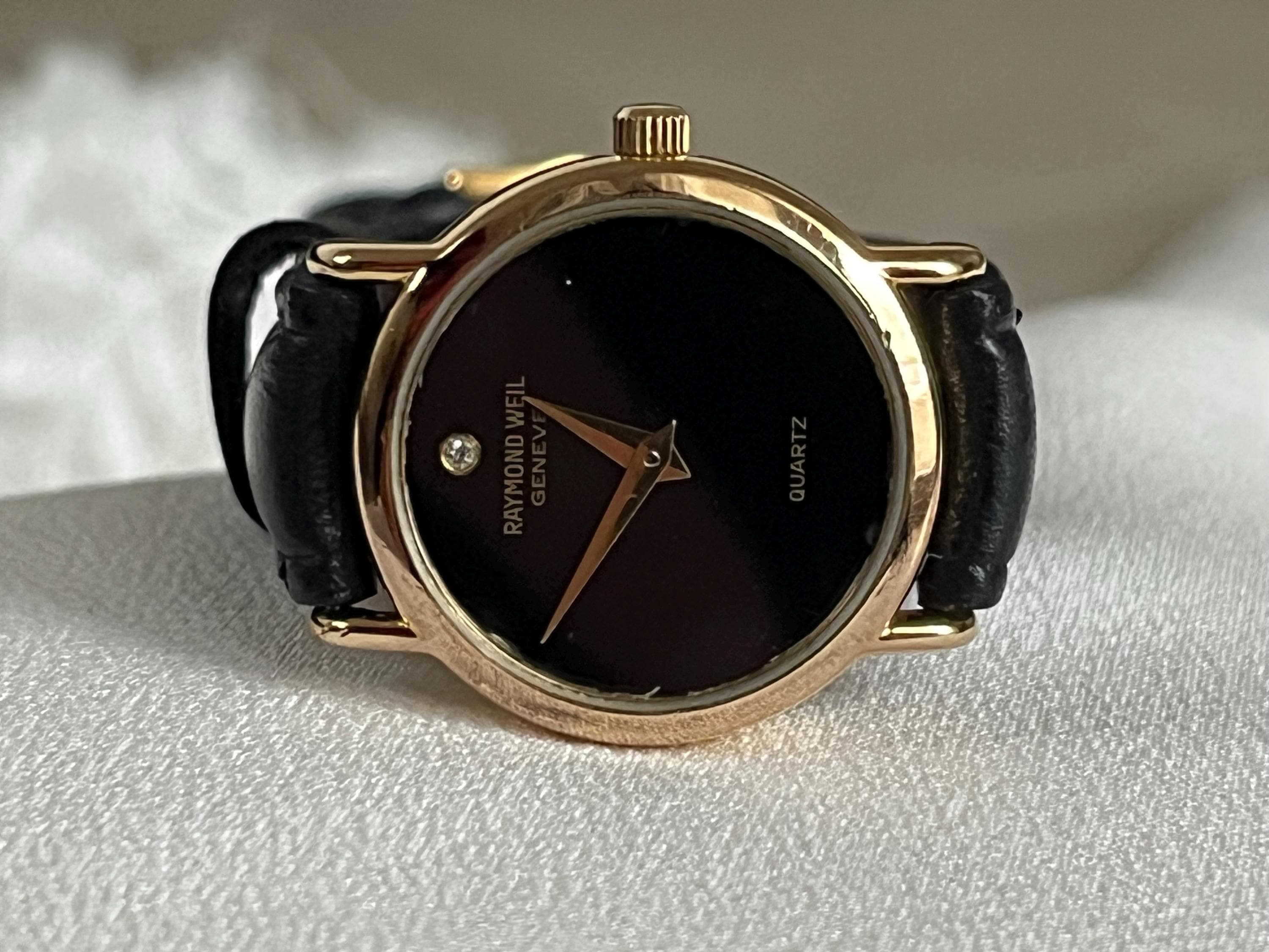 Elegant 1980's Vintage Swiss Small Quartz 18k Gold Plated Ladies