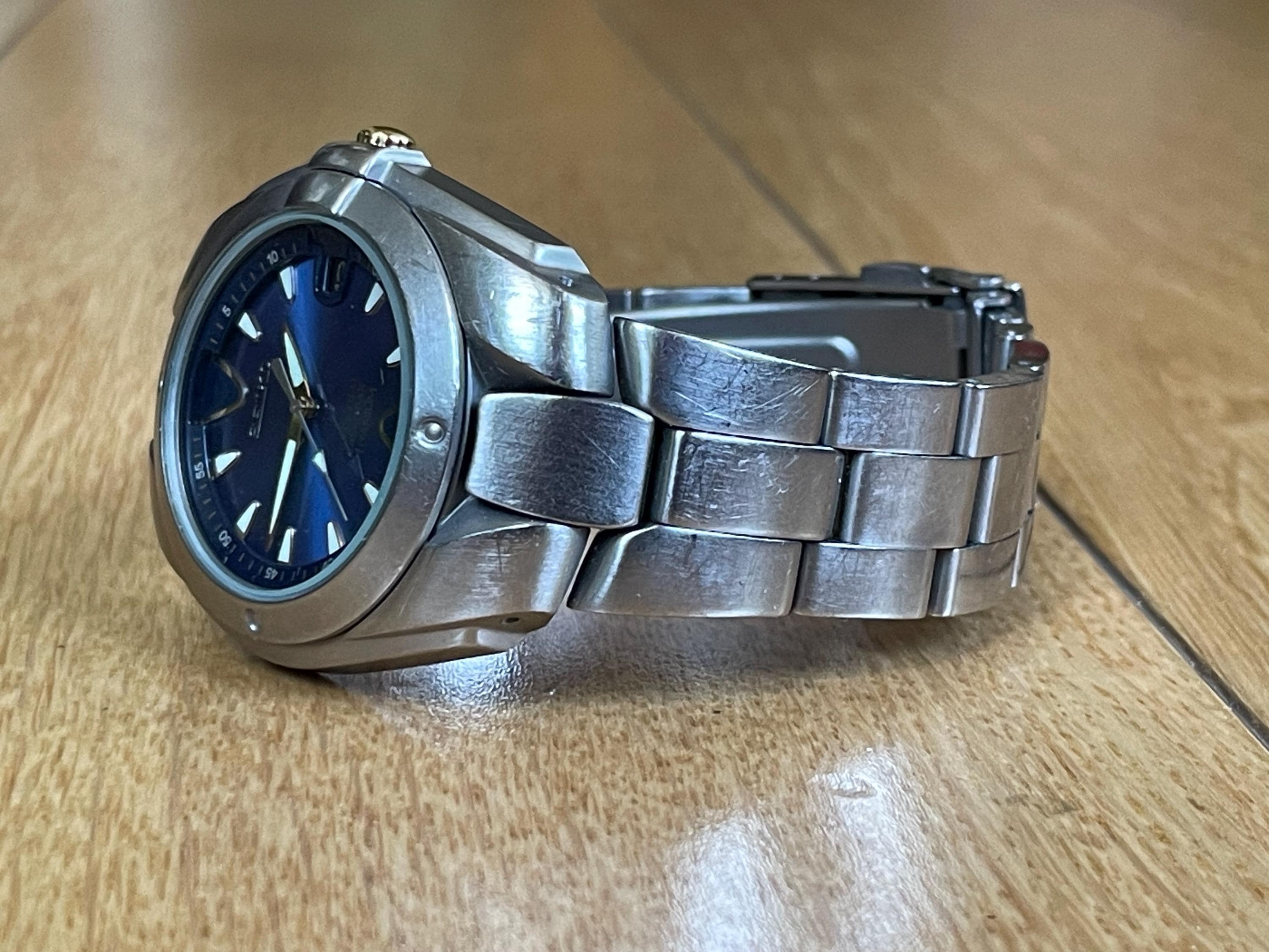 Vintage Classic Japan Quartz Men's Watch Seiko 8F32-0049 Titanium