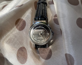 Montre Mécanique Vintage Zaria URSS Années 70 - Modèle Femme Avec Dateur, à Nettoyer Et Réparer (bracelet Et Verre à Changer)